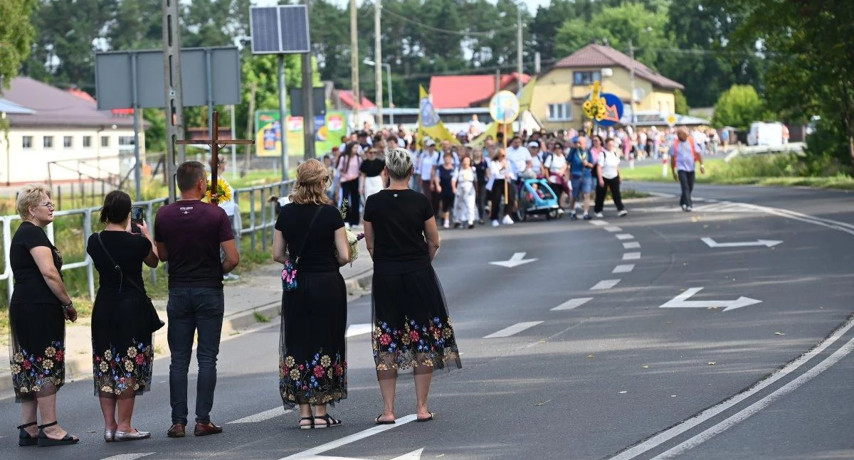 Pierwszy postój i od razu taka gościnność! Zobacz, jak Świdry i Świderki przywitały pielgrzymów z Łukowa.