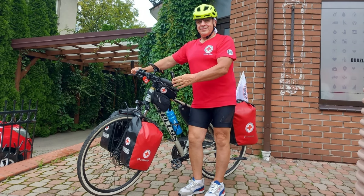 Inspirujący gość w Łukowie. Janusz Kobyłka przemierza Polskę, promując krwiodawstwo