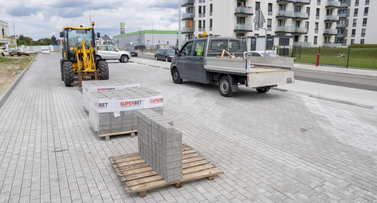 Nowy parking gotowy. Więcej miejsc postojowych przy ul. Wileńskiej w Łukowie