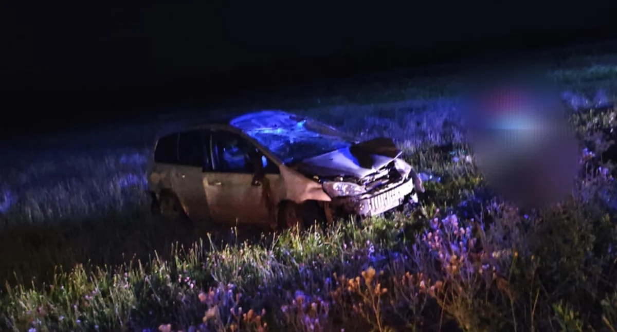 Wypadek w gminie Stoczek. Samochód osobowy wylądował na polu [ZDJĘCIA]