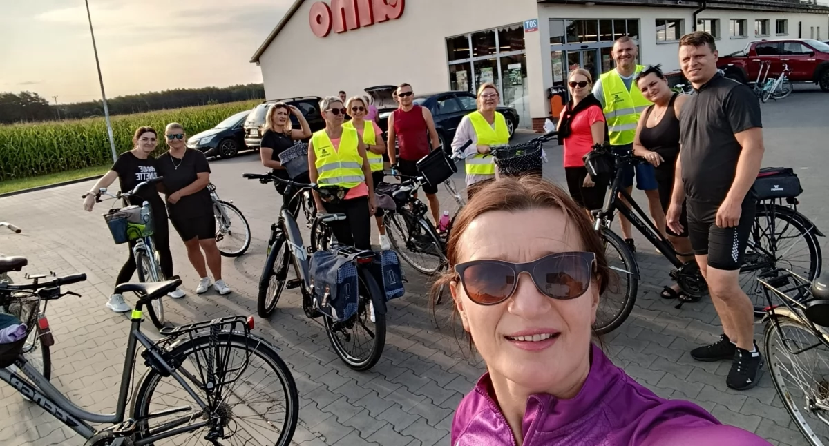 36 kilometrów przez Rezerwat Jata. Rowerowa wyprawa Koła Gospodyń Wiejskich w Świdrach