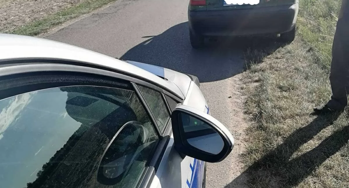 „Pił w lesie, żeby żona nie widziała”. Potem wsiadł do Audi i… trafił w ręce policji
