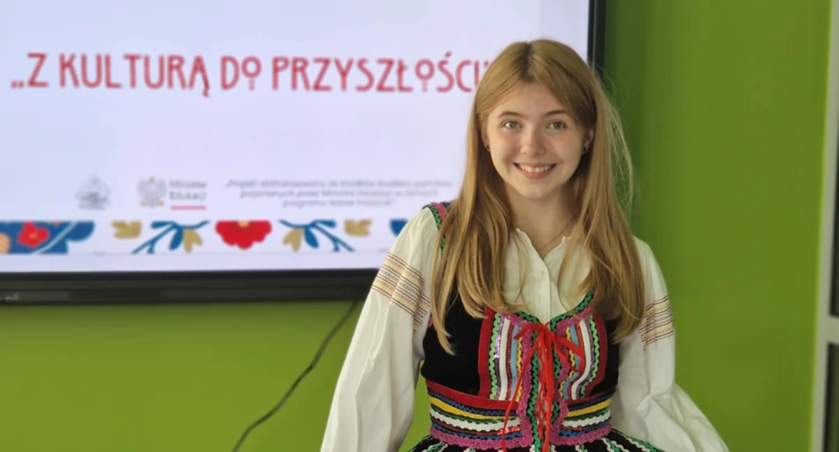Warsztaty o strojach ludowych w Wojcieszkowie – uczestnicy poznali lokalne tradycje