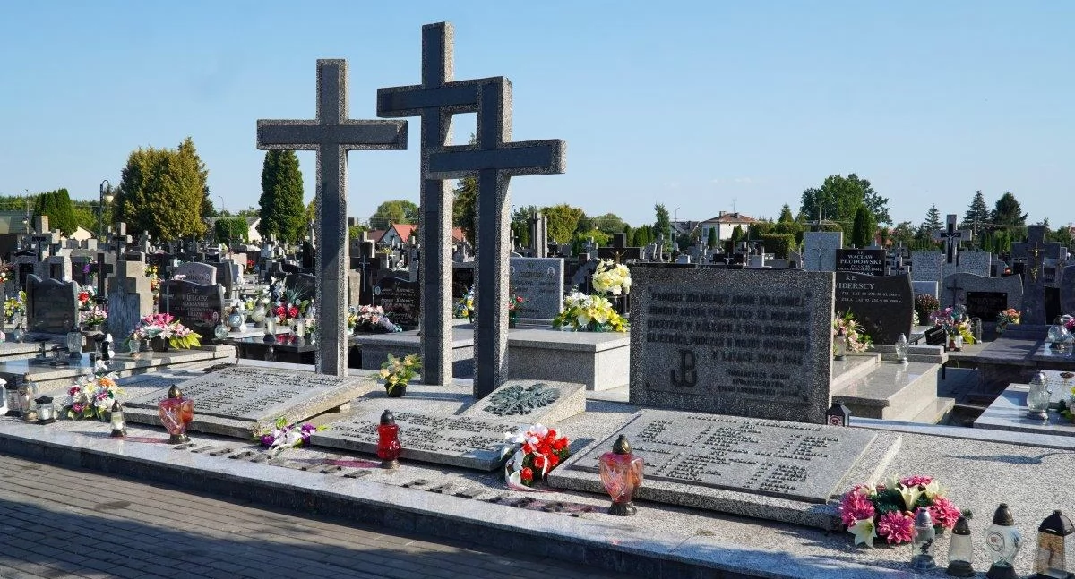 Jeden odpust, dwie misje. W Łukowie modlitwa uratuje zapomniane groby. Przygotowania do Odpustu (FOTO)