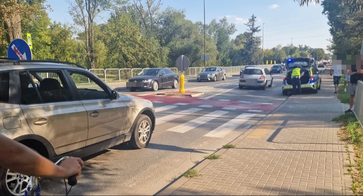 Piesza zderzyła się z mercedesem! 79-latka w szpitalu po wypadku na ulicy Zamkowej