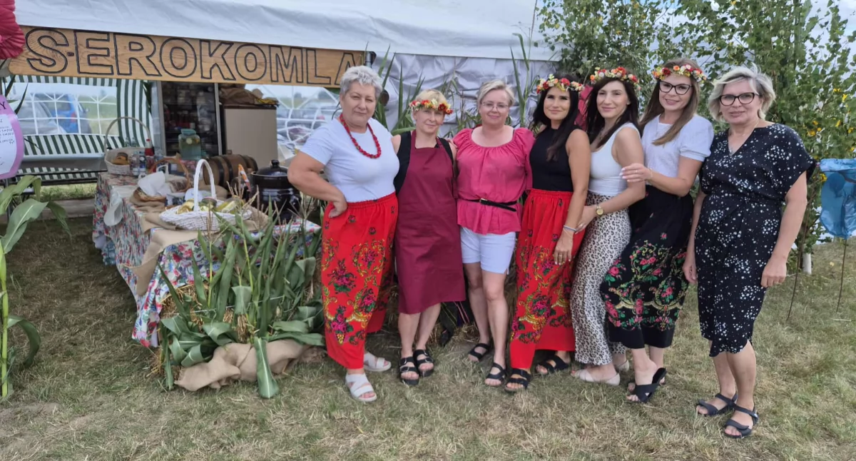 Stoiska KGW na Dożynkach w Serokomli – menu, lokalne smaki, kolejki po przysmaki