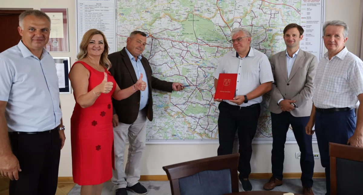 Radoryż Kościelny zyska rondo. Podpisano umowę na rozbudowę skrzyżowania
