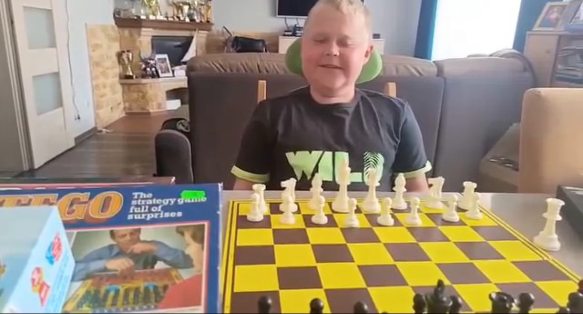 Tymek Kalata wyzywa Prezydenta RP Karola Nawrockiego na pojedynek w szachy. To gra o życie [WIDEO]