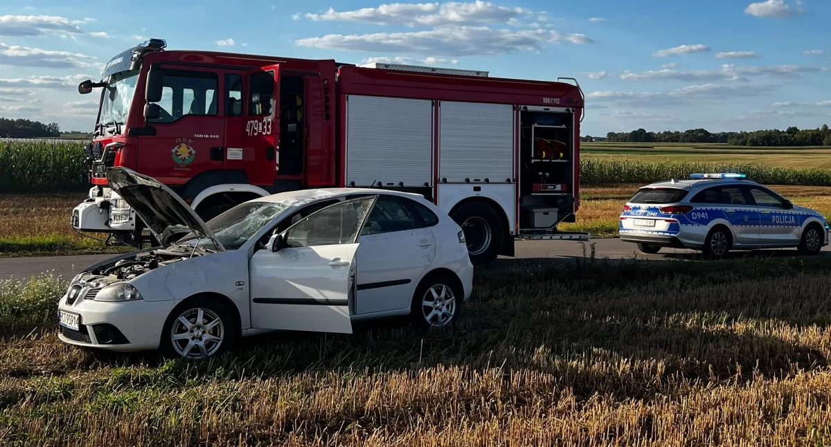 Chciała uniknąć czołówki, auto dachowało. Niesamowite szczęście kierującej