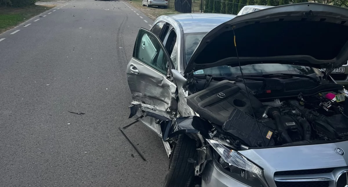 Wypadek na gminnej drodze w Trzebieszowie. Interweniowały służby ratunkowe