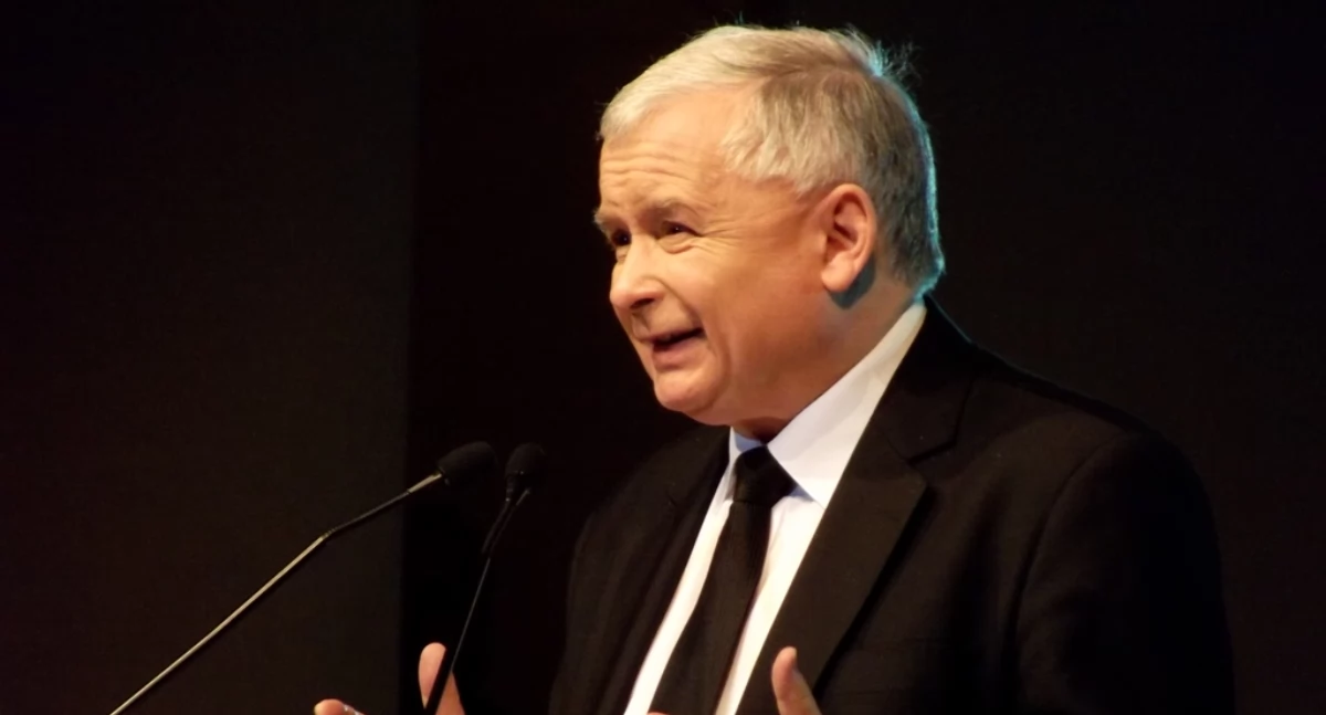 Rosyjski dron spadł w Osinach. Jarosław Kaczyński: „W pewnych sprawach się cofamy”