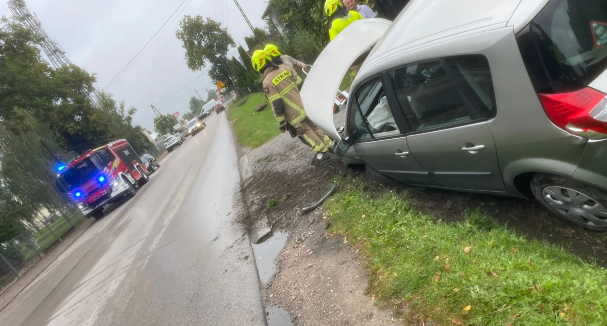 Samochód w rowie pod Siedlcami. To cud, że nikt nie ucierpiał