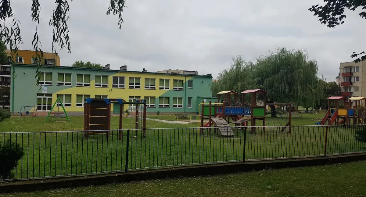 Nowe place zabaw przy przedszkolach w Łukowie. Znamy planowany termin zakończenia inwestycji