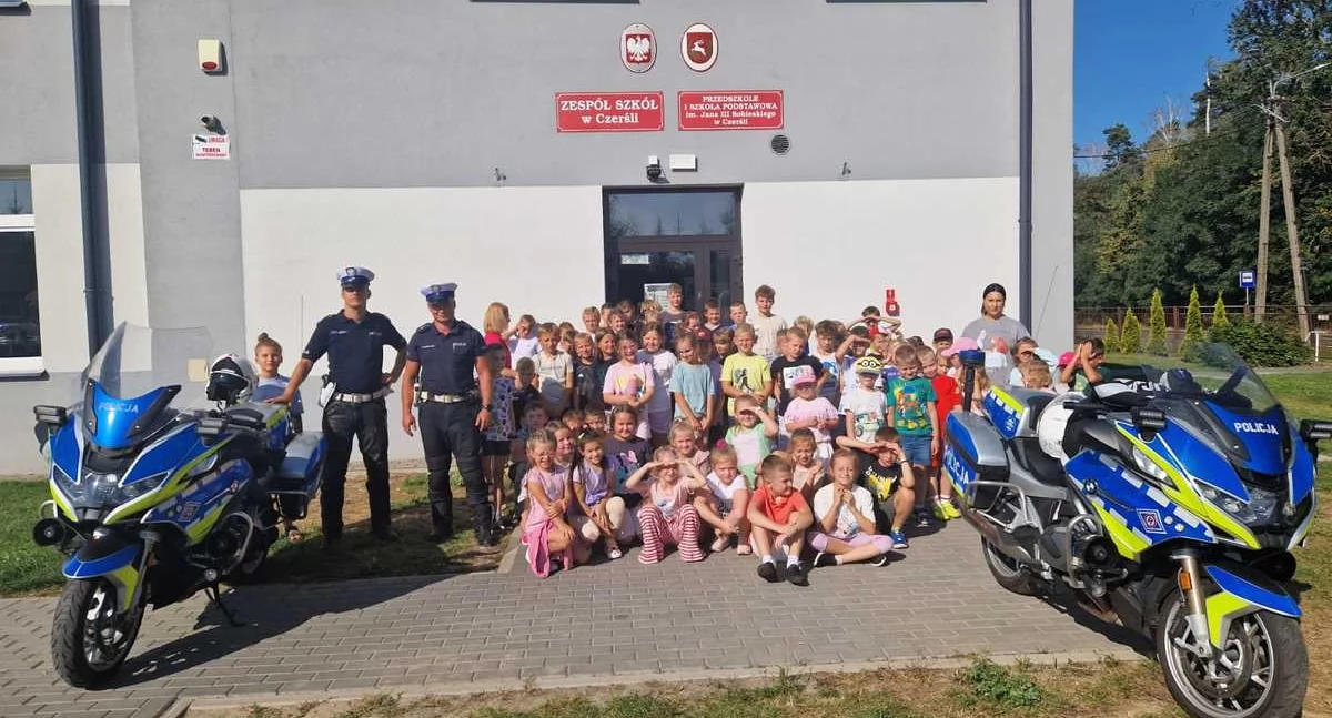 Policja kontroluje kierowców w Łukowie. Akcja „Bezpieczny Maluch” i „Bezpieczna droga do szkoły”