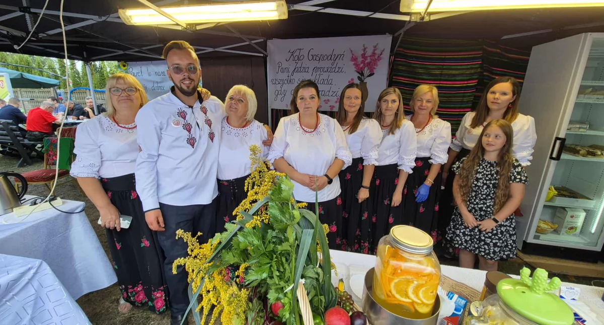 Kolejki po pierogi i chleb ze smalcem. Tak wyglądały stoiska KGW na dożynkach w Grudzi