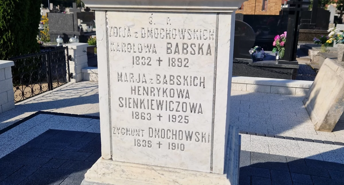 Wojcieszków: odnowiono pomnik Marii z Babskich Sienkiewiczowej, trzeciej żony Henryka Sienkiewicza