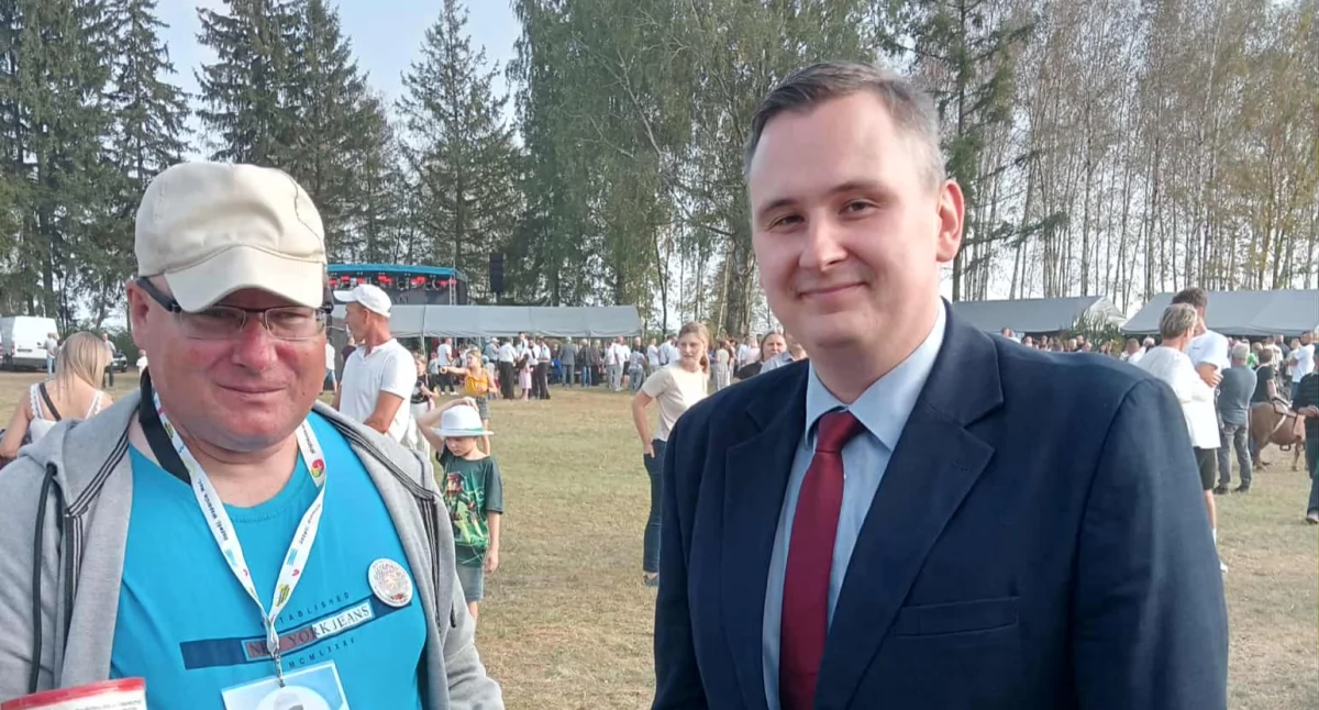 Piotr Wróbel zebrał ponad 1200 zł dla Ani Goławskiej na Dożynkach w Tchórzewie Kolonii
