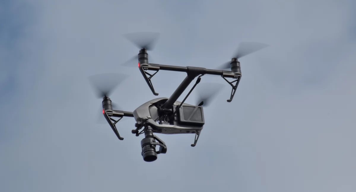 Uszkodzony dron znaleziony pod Białą Podlaską. Policja potwierdza interwencję