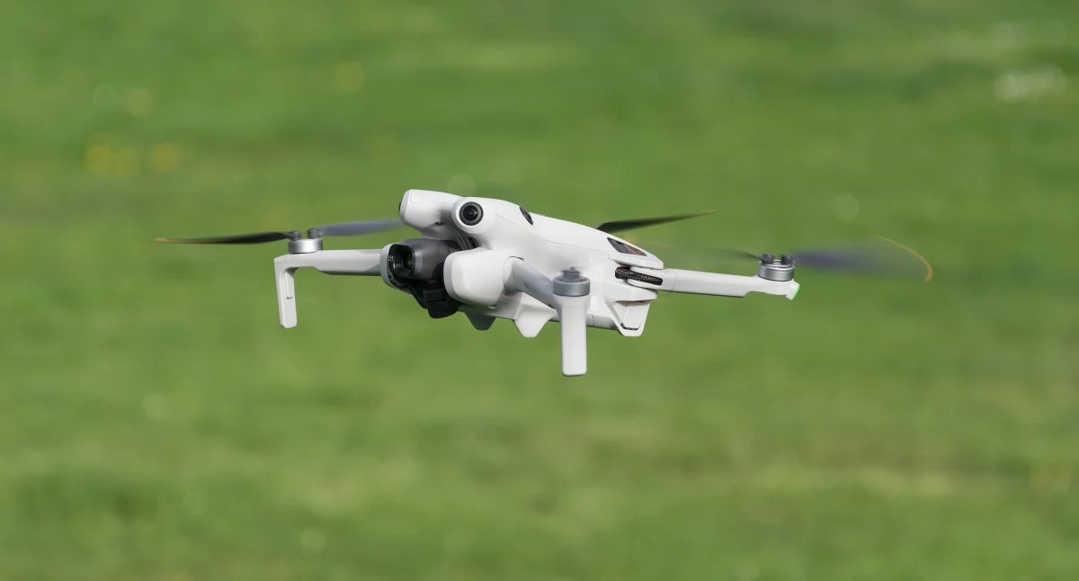 Dron uszkodził dach budynku mieszkalnego. Starosta potwierdza zdarzenie