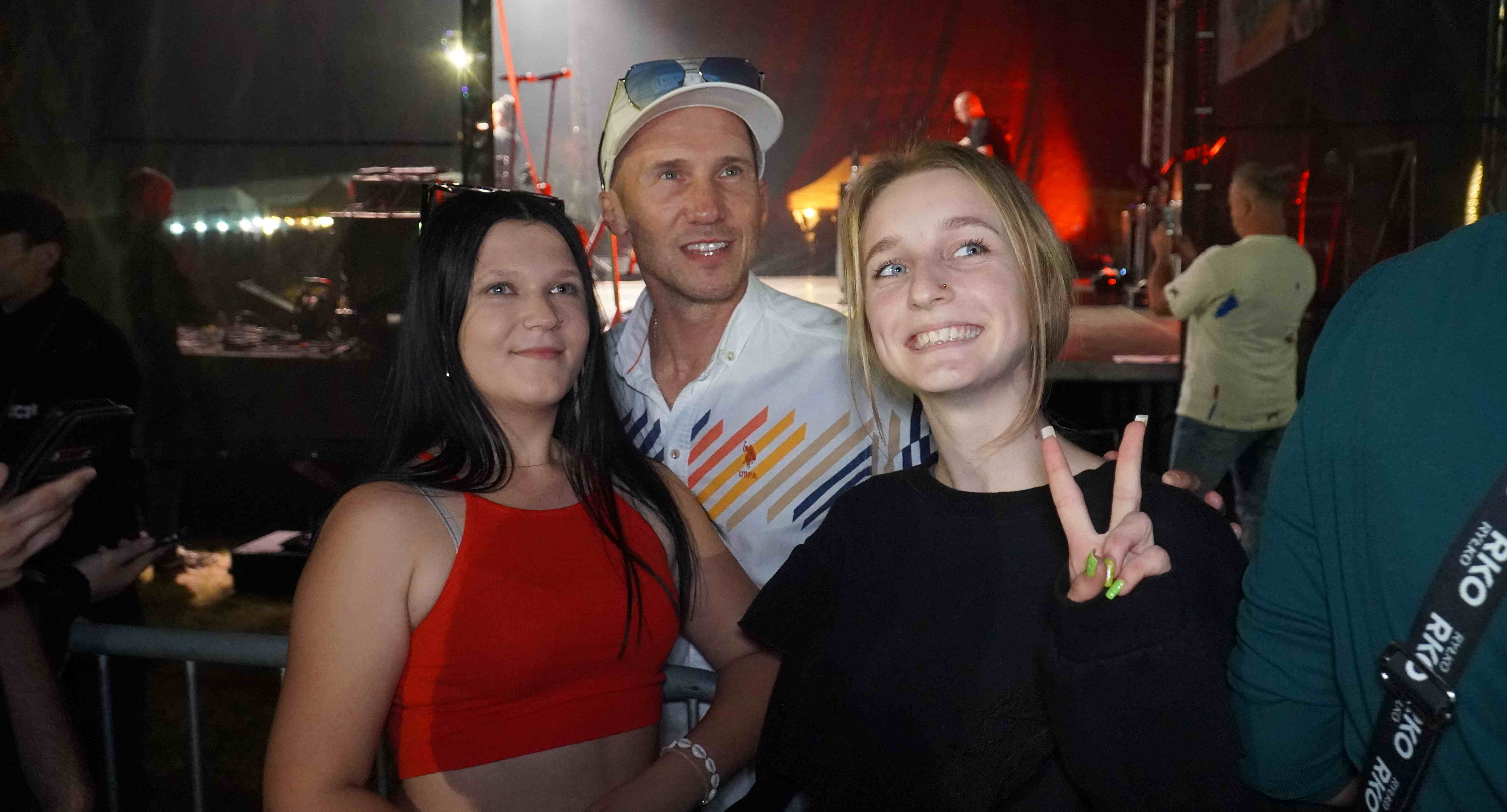 Gwiazda dożynek w Grudzi. Mezo nie odmawiał zdjęć z fanami!  (FOTO)