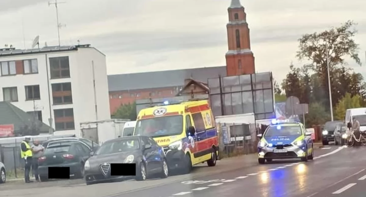 Poranny wypadek na ul. Przemysłowej w Łukowie. Kobieta trafiła do szpitala