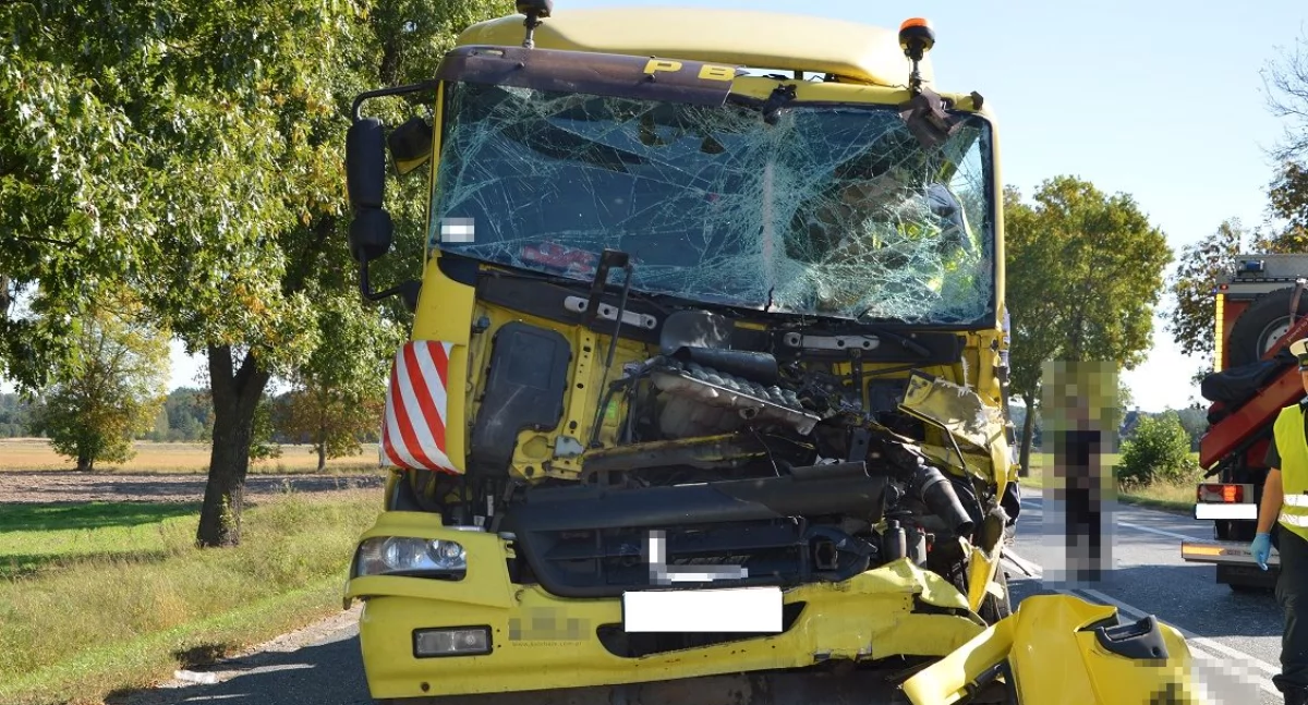Koszmarny wypadek na Drodze Krajowej. 39-letni kierowca nie żyje