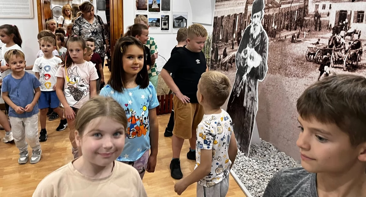 Uczniowie z Wandowa odkrywali tajemnice Muzeum Regionalnego w Łukowie