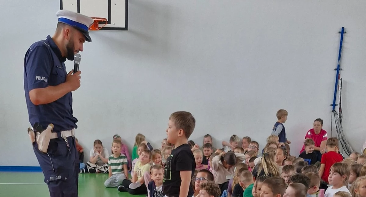 Hulajnogi pod lupą policji. Nietypowa lekcja w Szkole Podstawowej nr 4 w Łukowie