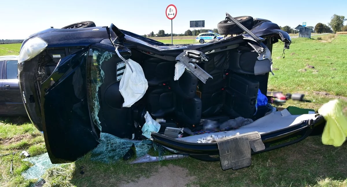 Groźny wypadek na DK63. Trzy osoby w szpitalu, jedna zabrana śmigłowcem