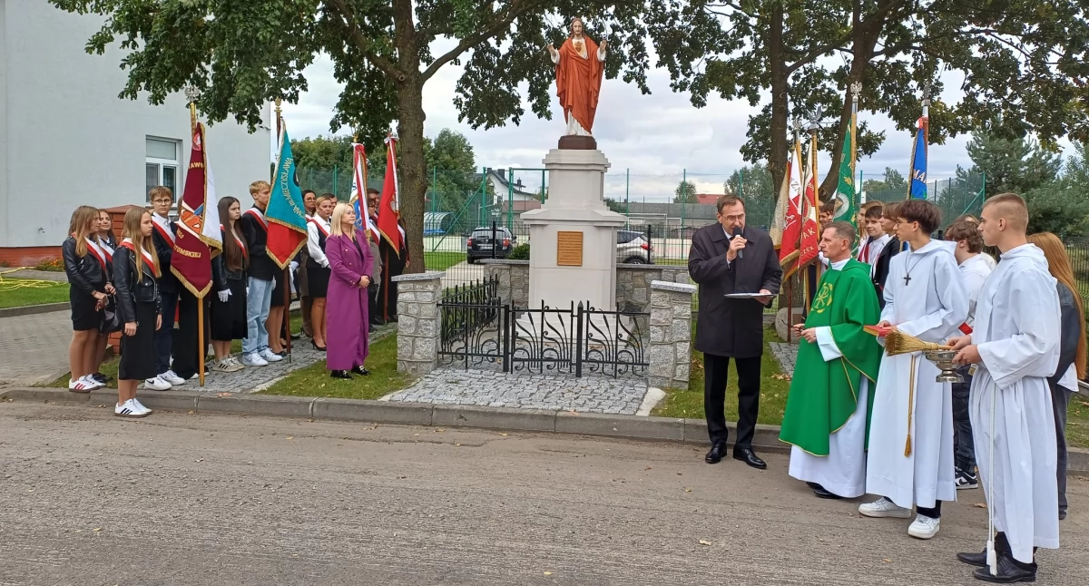 Jedlanka pamięta! Uczniowie i mieszkańcy uczcili bohaterów września
