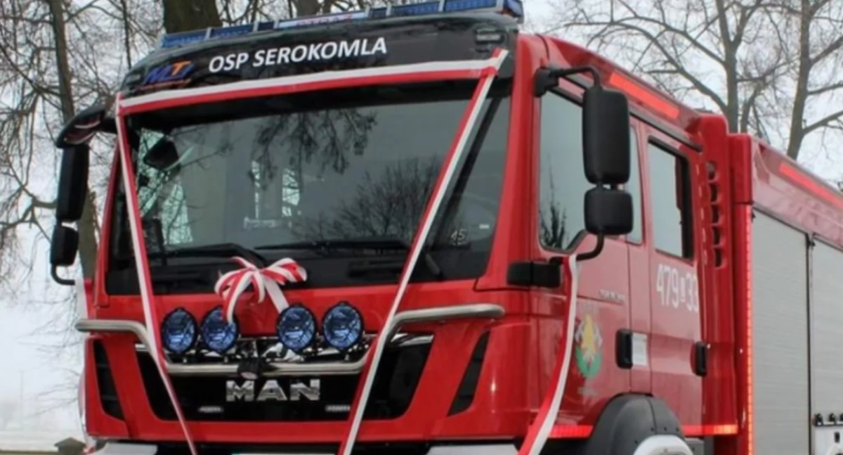 Pożar słomy w Hordzieży. Interweniowali strażacy z Łukowa i Serokomli