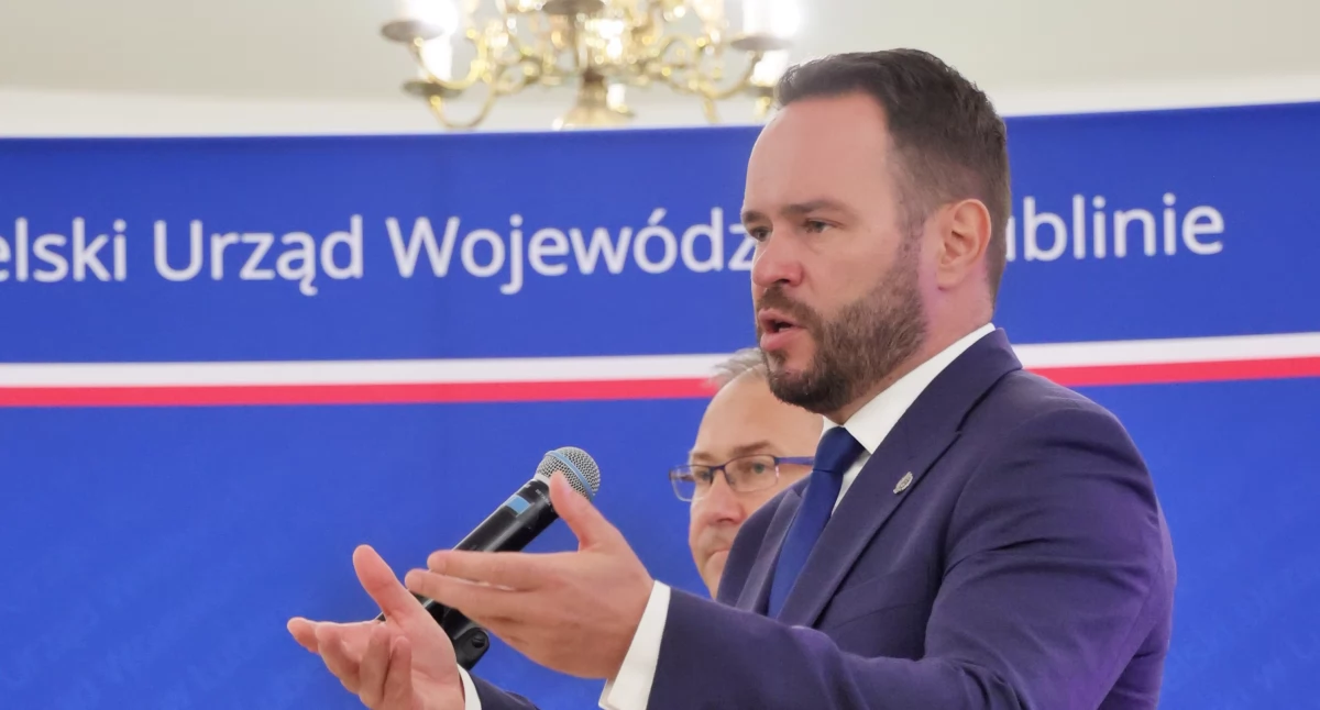 Wojewoda lubelski przed sądem za zdjęcie krzyża z Sali Kolumnowej