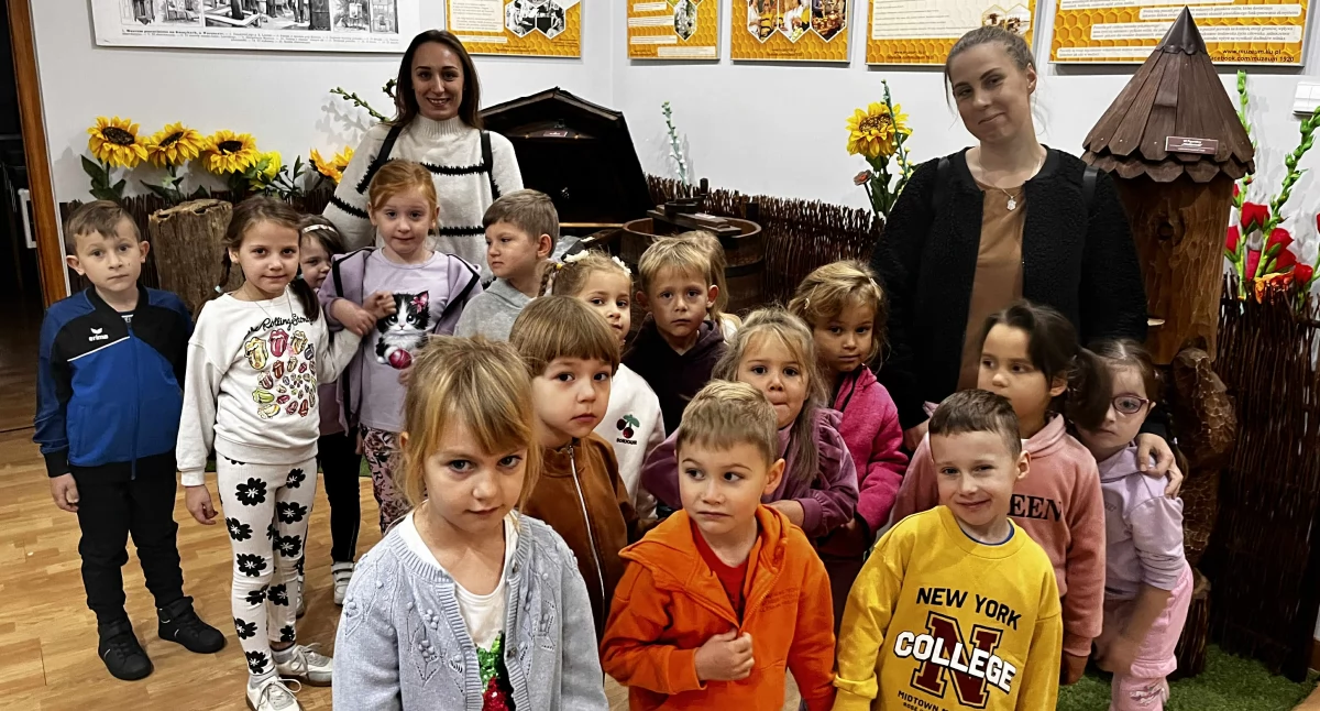 Z Fiukówki i Międzyrzeca Podlaskiego do Łukowa. Grupy odwiedzają Muzeum Regionalne