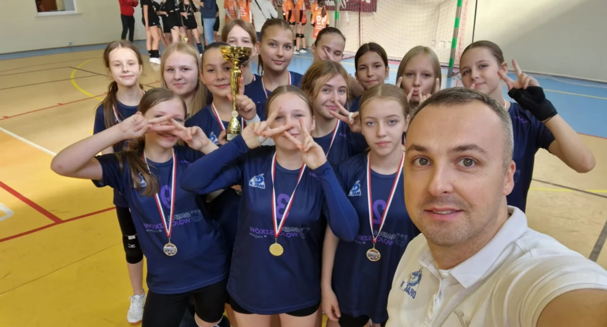 Dragon Wojcieszków na podium: 3. miejsce w cyklu Mazowieckich Turniejach Siatkówki (GALERIA)
