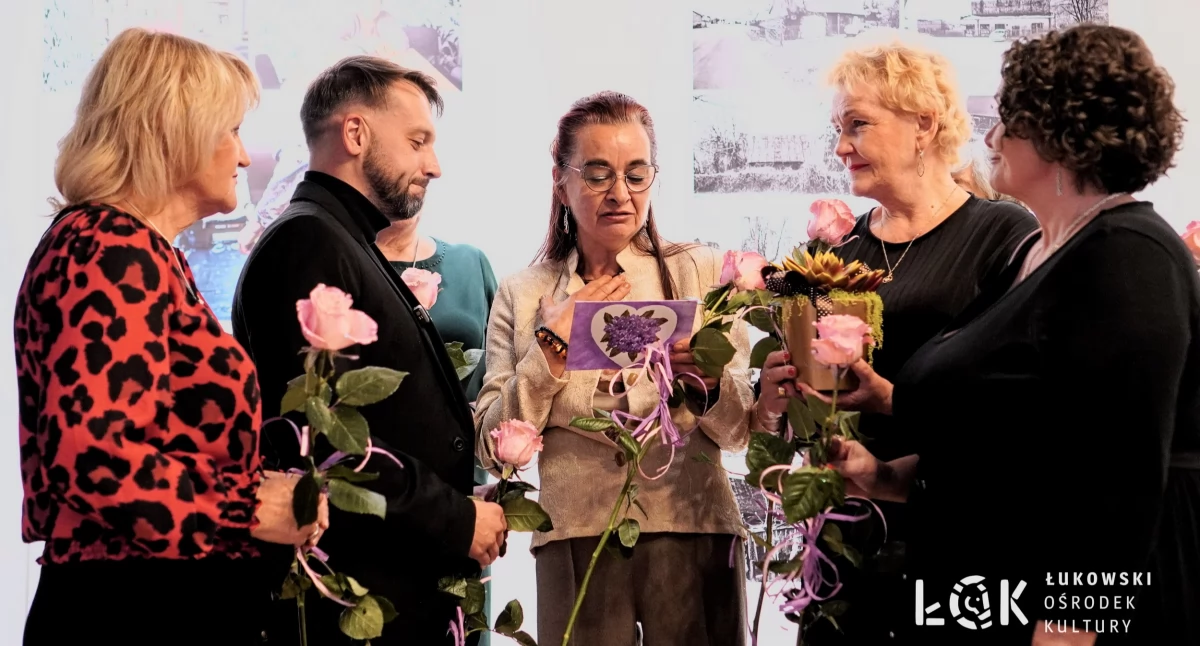 Sukces Słuchaczek ŁUTW: Wystawa Fotograficzna w Łukowskim Ośrodku Kultury (GALERIA)