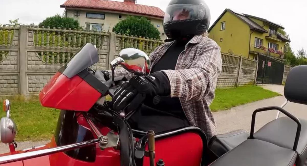 Niepełnosprawność nie zatrzymała pasji. Janusz Okuń ze Stoczka Łukowskiego bohaterem programu „Raport Turbo”
