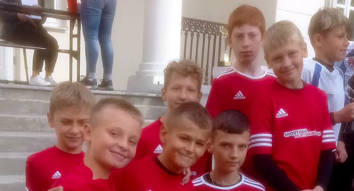 Chłopcy z „Piątki” pobiegli po sukces! Awansowali do finału wojewódzkiego