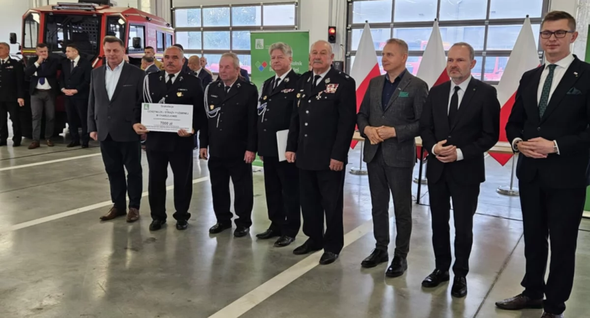 Dotacja dla OSP Charlejów. 7 tysięcy złotych na sprzęt ochronny dla strażaków