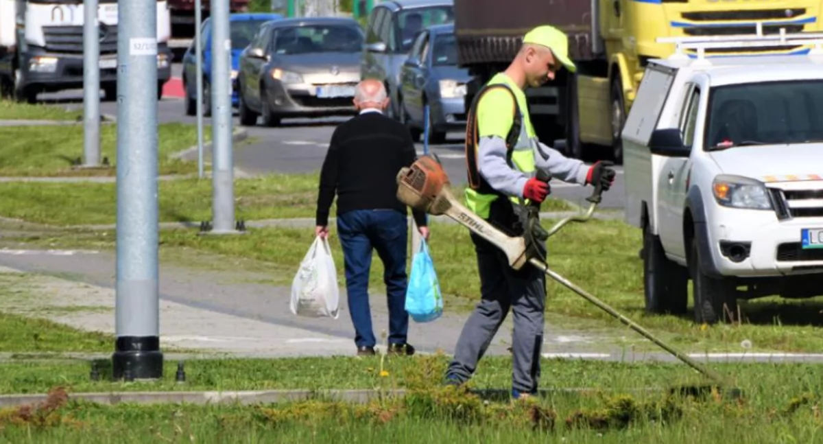 Utrudnienia na drodze krajowej nr 63 między Biardami a Gostchorzą. Obowiązuje ograniczenie prędkości do 50 km/h