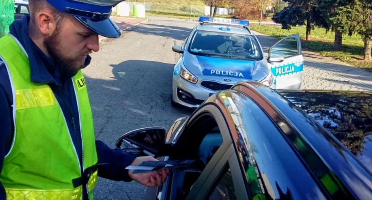 Szokujący wynik alkomatu! Prawie 4 promile u kierowcy renault