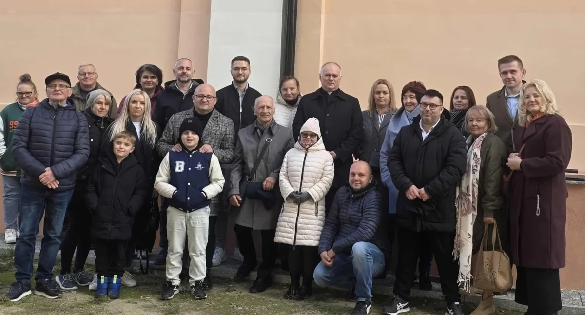 Inauguracyjny Spacer w ramach Łukowskiego Spacerownika 2025 odsłonił tajemnice Kościoła Podwyższenia Krzyża Świętego |(FOTO)