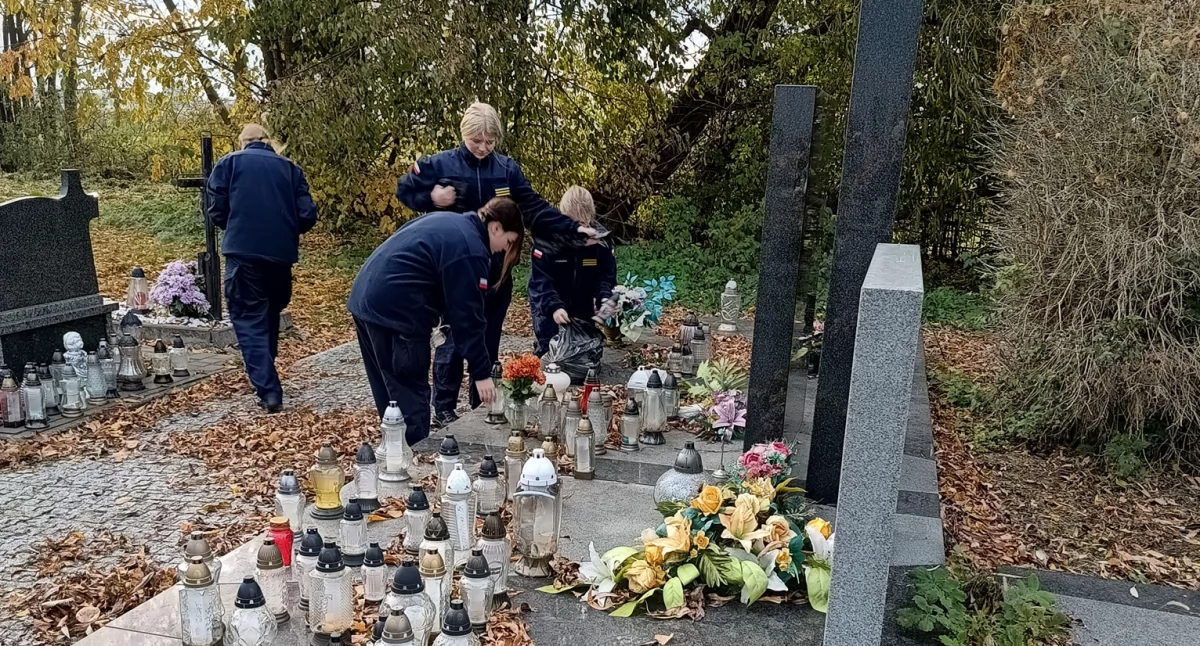 Pamięć o Bohaterach: Uczennice z Radoryża Kościelnego uczciły grób Nieznanego Żołnierza