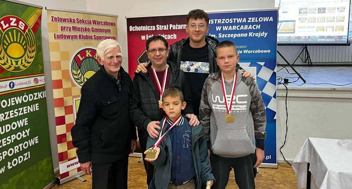 Warcabiści z Łukowa nie dali szans rywalom! Trzy medale Orląt na Mistrzostwach Zelowa