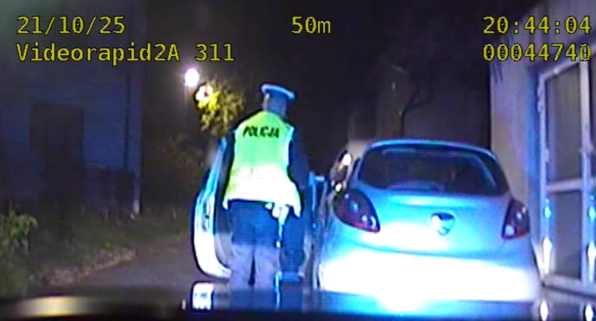 Zatrzymali 60-latka, który nie zatrzymał się na „STOP”. Był kompletnie pijany