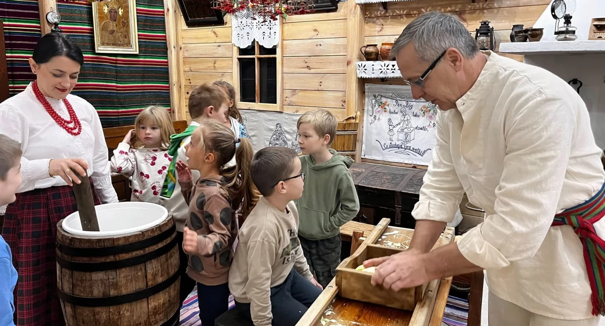 Jak dawniej kiszono kapustę? Tradycyjne warsztaty w Muzeum Regionalnym w Łukowie