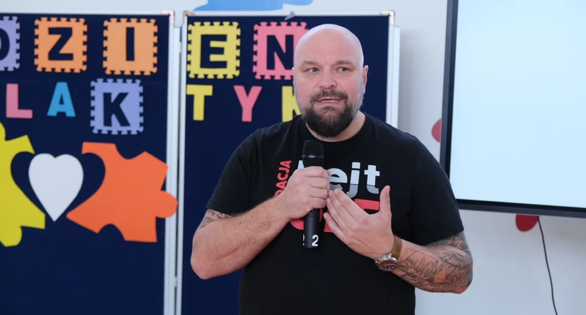 Jak odróżnić żart od hejtu? Fundacja HejtOFF szkoliła uczniów, rodziców i nauczycieli w „Czwórce”