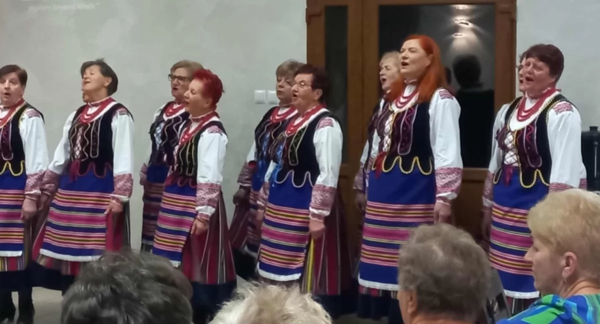 Gmina Łuków: Patriotyzm i Papież pod jednym sztandarem. Wójt i mieszkańcy na uroczystościach w Gołąbkach i Jeziorach