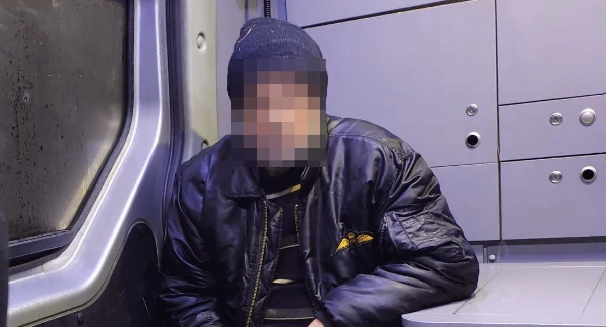 Jechał nocą bez świateł po krajowej „dwójce”. Okazało się, że był poszukiwany