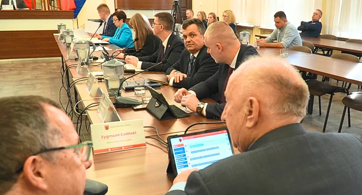 Stopa bezrobocia w Łukowie: Raport Powiatowego Urzędu Pracy. Jak zmienia się rynek?