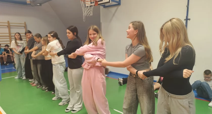 Tydzień Profilaktyki w SP nr 4: Łukowscy uczniowie postawili na zdrowie, sport i wzajemny szacunek (WIDEO)